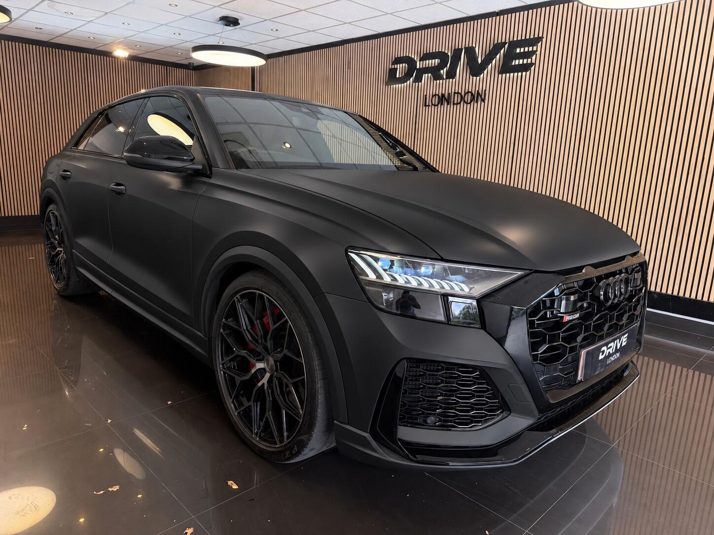 Audi RSQ8